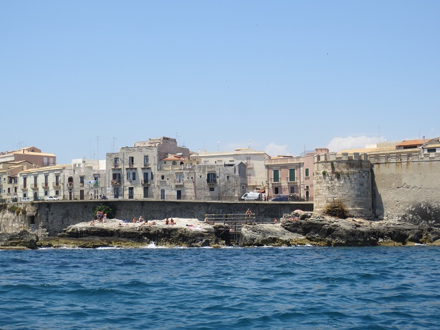 シラクーサの街歩き （２２景-11）　シチリア　イタリア　siracusa, Sicili