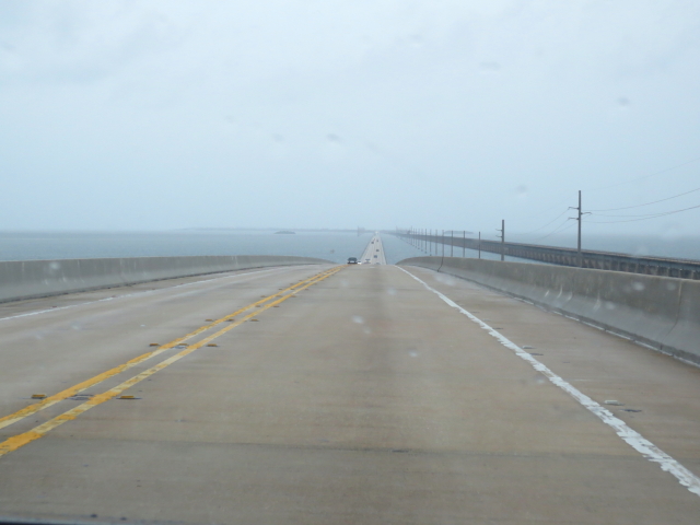 キーウェストに向かって　Seven-Mile Bridge （１６景-2）