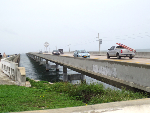 キーウェストに向かって　Seven-Mile Bridge （１６景-6）