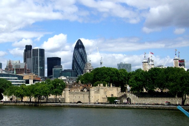 eY쉈̃hӂ̕i@near by Tower of London@2009/06/19@Photo by Kohyuh