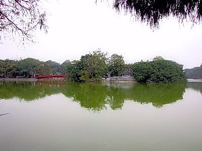 ホアン・キエム湖　ハノイ　ベトナム　Ho Hoan Kiem, Vietnam　2010/01/11　Photo by Kohyuh