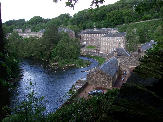 ニュー・ラナーク New Lanark の村と、クライド川 River Clyde　2009/05/26　Photo by Kohyuh