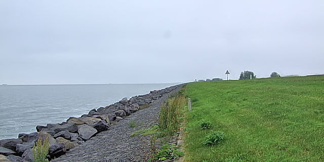 東バールデルス堤防北側の風景