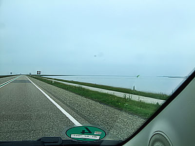 小堤防の道 (1)　（レリスタット側）　Lelystad, 2011/06/06 Photo by Kohyuh