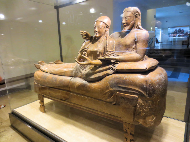 エトルリア人の夫婦の棺 1