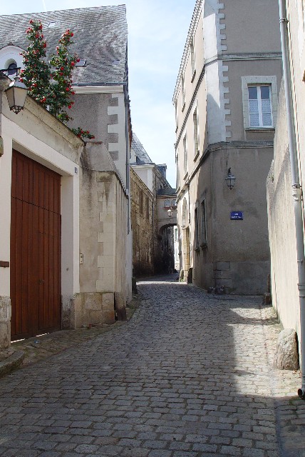 旧市街の道 アンジェ Angers, France 2004/04/25 Photo by Kohyuh