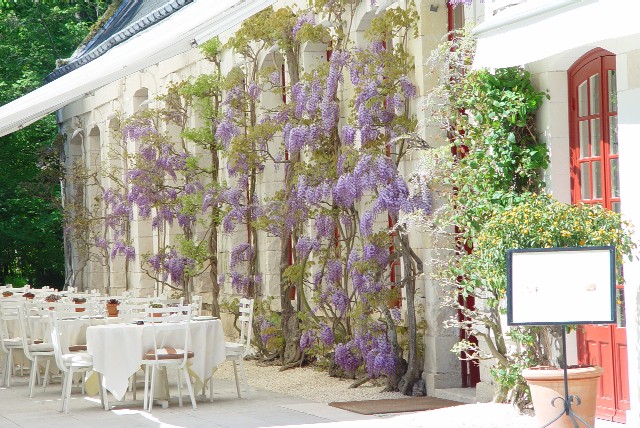 レストラン 「オランジュリ」 Chenonceaux, France 2004/04/26 Photo by Kohyuh chenonceaux_house2
