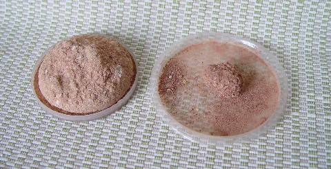 塩土ニ種　：　５年もの （左側）、１０年もの （右側）