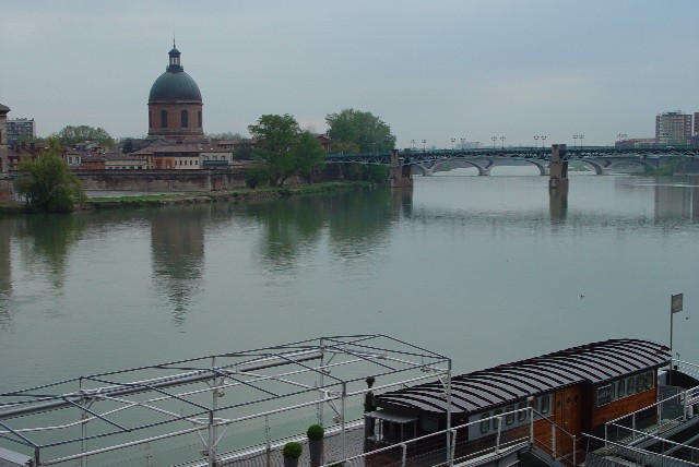 ガロンヌ川の風景1 Toulouse, France 2004/04/27 Photo by Kohyuh toulouse_garonne