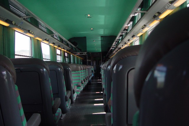 ガラガラの車内 Vierzon, France 2004/04/27 Photo by Kohyuh vierzon_train